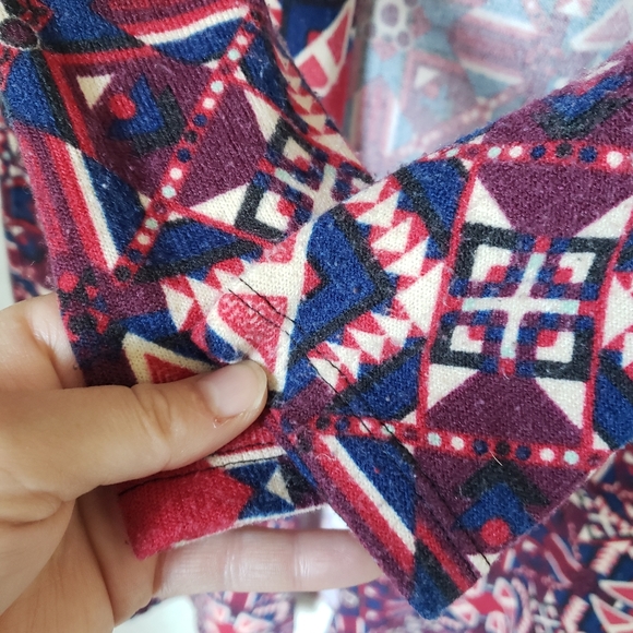 LuLaRoe Colorful Aztec Geo Sarah Duster Cardigan Size S - Picture 5 of 8